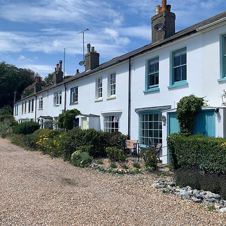 Bosun Cottage - Boutique Retreat On The Beach ディール エクステリア 写真