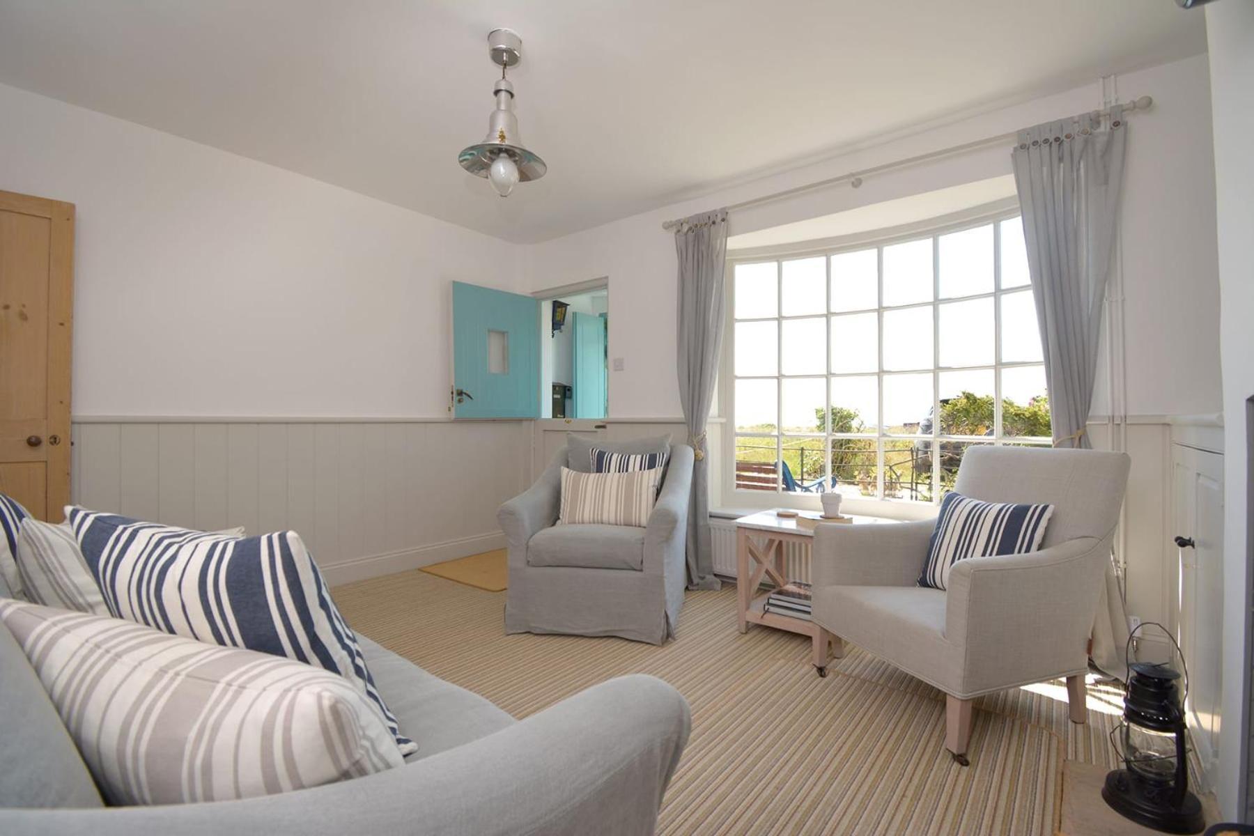 Bosun Cottage - Boutique Retreat On The Beach ディール エクステリア 写真