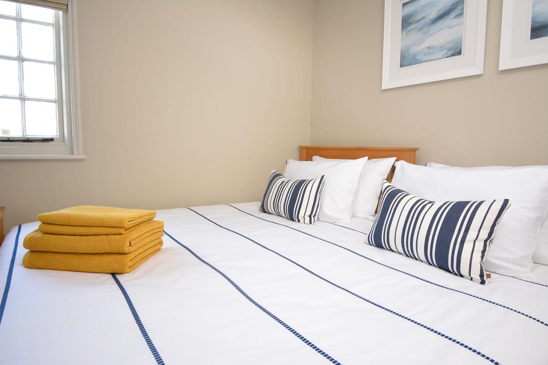 Bosun Cottage - Boutique Retreat On The Beach ディール エクステリア 写真