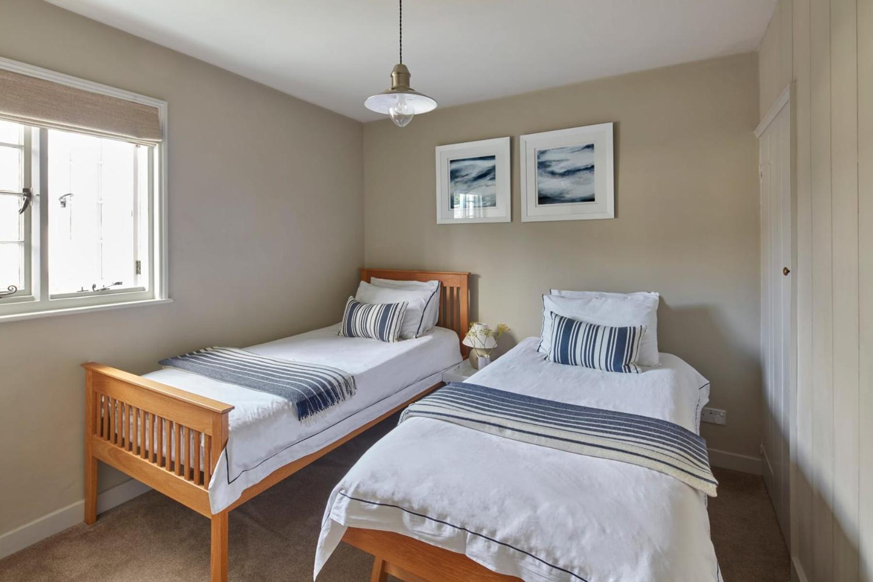 Bosun Cottage - Boutique Retreat On The Beach ディール エクステリア 写真