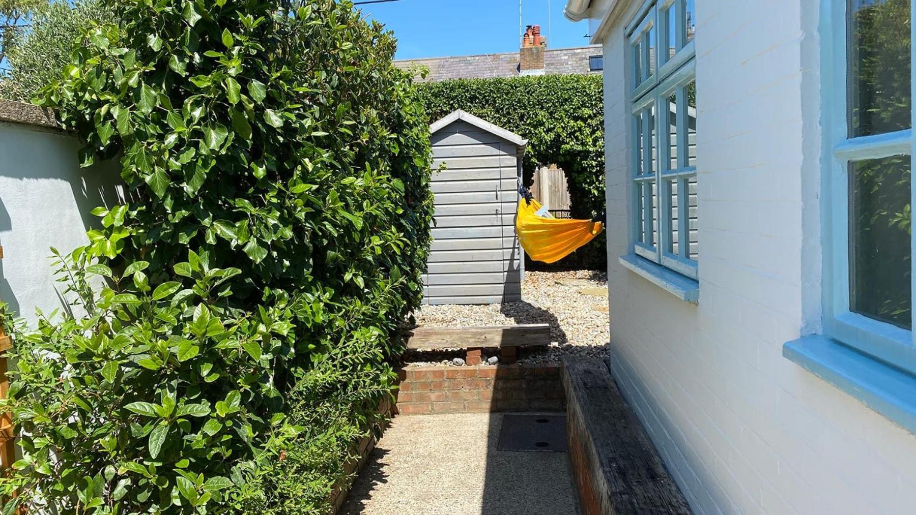 Bosun Cottage - Boutique Retreat On The Beach ディール エクステリア 写真